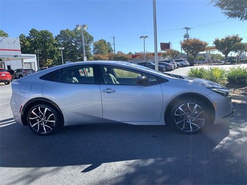 Certified 2025 Toyota Prius Plug-In Hybrid image 9