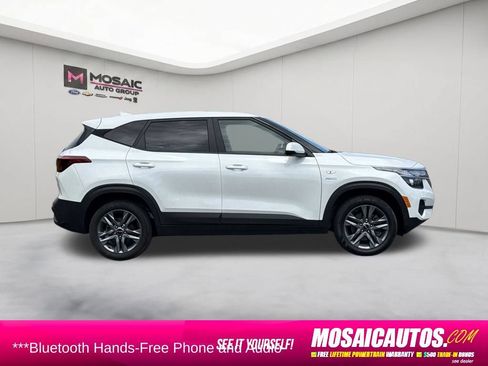 Used 2023 Kia Seltos LX AWD/4WD image 8
