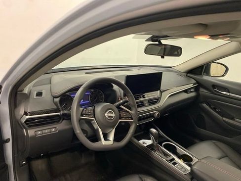 Used 2024 Nissan Altima 2.5 SR w/ SR Premium Package AWD/4WD image 8