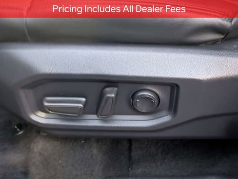 Used 2025 Toyota Tundra SR5 w/ SR5 Premium Package AWD/4WD image 21
