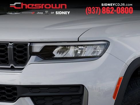 New 2026 Jeep Grand Cherokee Altitude AWD/4WD image 10