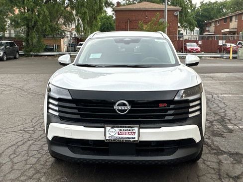 New 2025 Nissan Kicks SR image 2