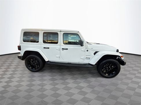 Used 2021 Jeep Wrangler Unlimited Sahara image 5