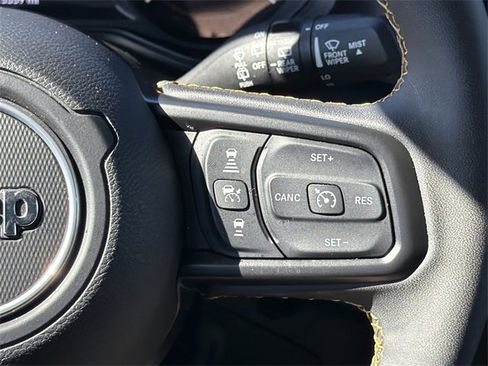 Used 2024 Jeep Wrangler Willys image 25