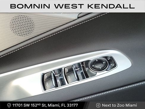 Used 2025 Chevrolet Corvette Z06 image 30