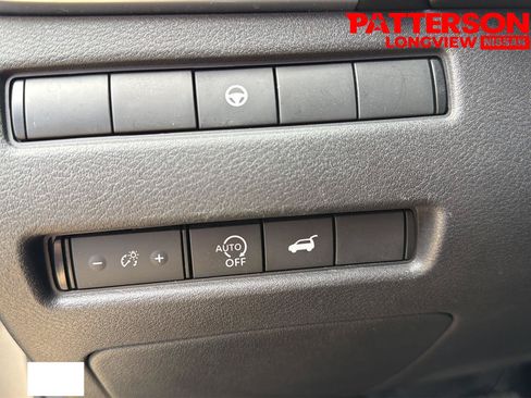 Used 2023 Nissan Rogue Platinum FWD image 12
