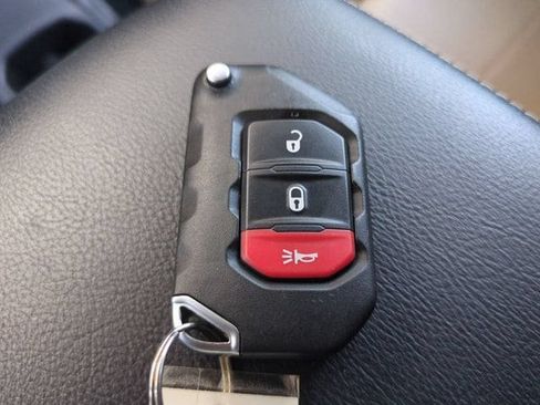 Used 2023 Jeep Wrangler Unlimited Sahara AWD/4WD image 27