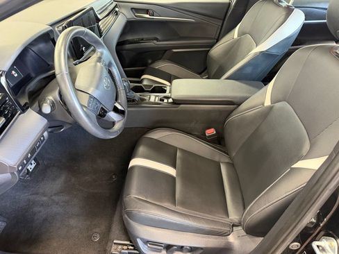 Used 2025 Toyota Camry SE w/ Convenience Package AWD/4WD image 5