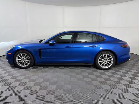 Certified 2019 Porsche Panamera image 2