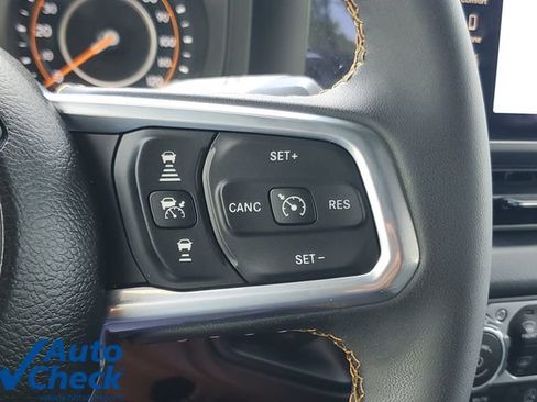 Used 2024 Jeep Wrangler Unlimited Sahara w/ Safety Group AWD/4WD image 24