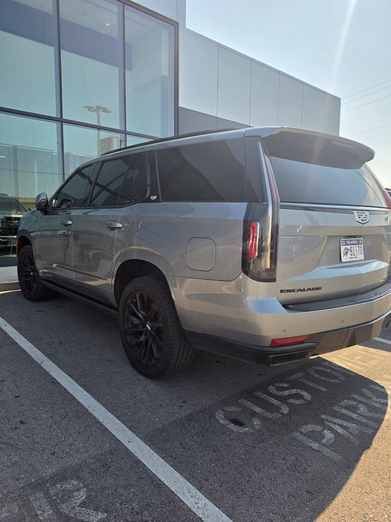 Used 2023 Cadillac Escalade Sport Platinum w/ LPO, ONYX Package AWD/4WD image 4