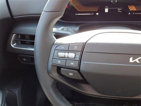 New 2026 Kia K4 EX image 9