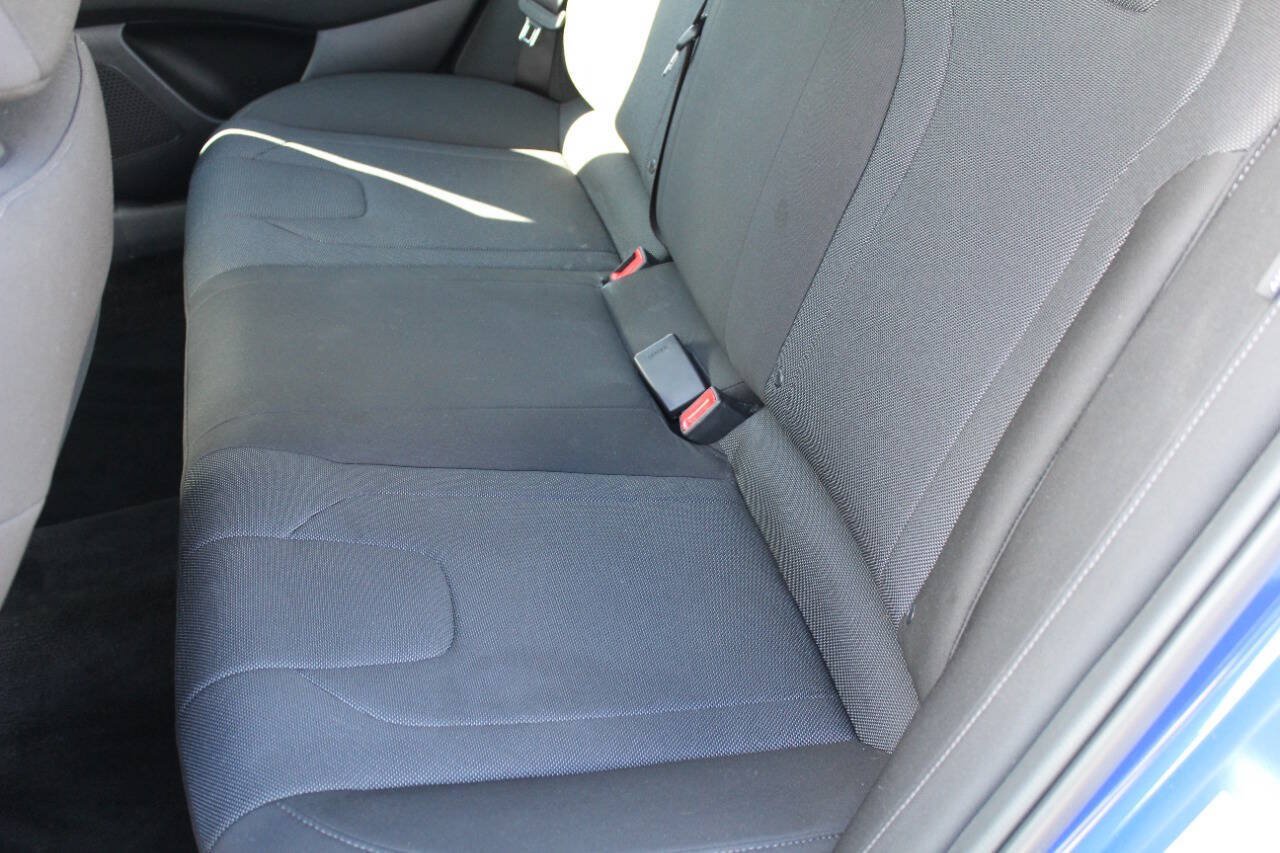 Used 2025 Hyundai Elantra SE FWD image 20