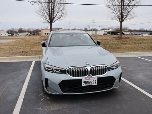 Used 2025 BMW 330i xDrive Sedan image 4