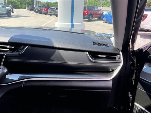 Used 2022 Jeep Grand Cherokee L Laredo w/ Luxury Tech Group I RWD image 15