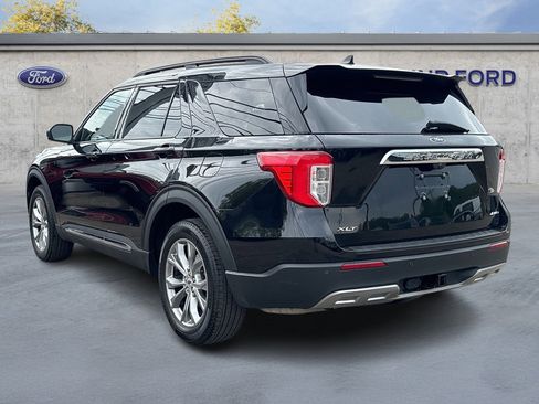Used 2022 Ford Explorer XLT w/ Equipment Group 202A AWD/4WD image 4