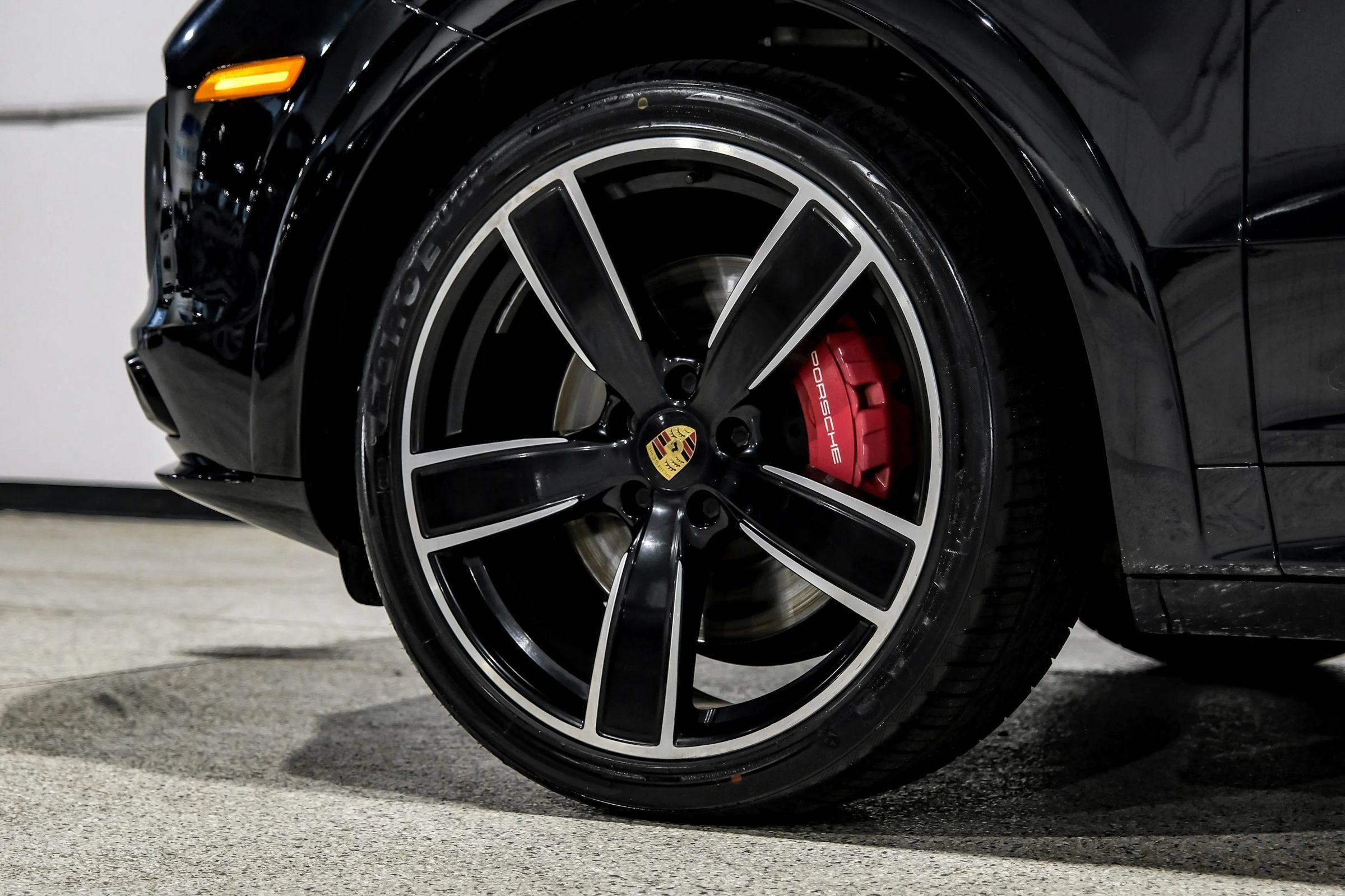 Used 2021 Porsche Cayenne GTS w/ Premium Package AWD/4WD image 71