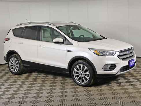 Used 2017 Ford Escape Titanium image 43