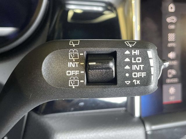 Certified 2026 Porsche Macan Turbo AWD/4WD image 45