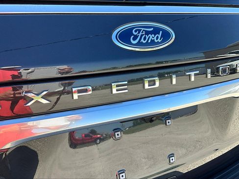 Used 2024 Ford Expedition Max Platinum image 33