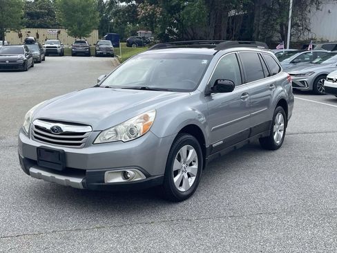 Used 2011 Subaru Outback 2.5i Limited AWD/4WD image 3