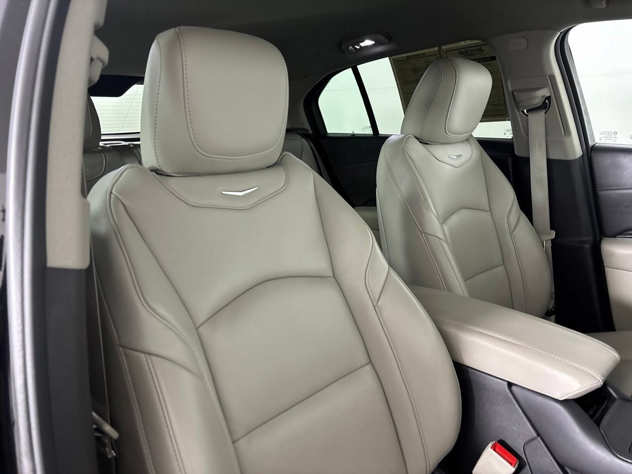 Used 2023 Cadillac XT4 Premium Luxury w/ Technology Package FWD image 30