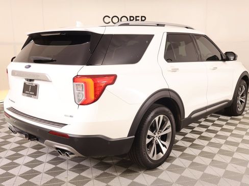Used 2020 Ford Explorer Platinum w/ Premium Technology Package AWD/4WD image 24