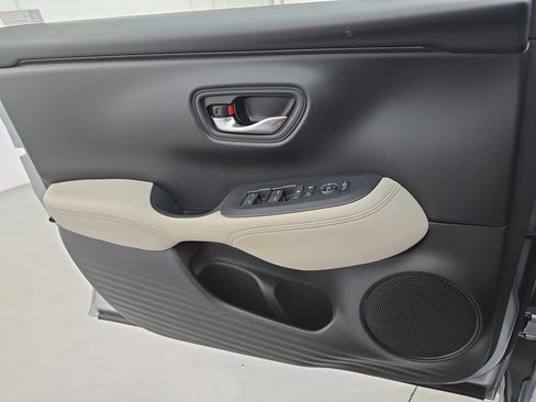 Used 2023 Honda HR-V LX image 26