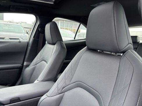 Used 2024 Lexus UX 250h F Sport image 24