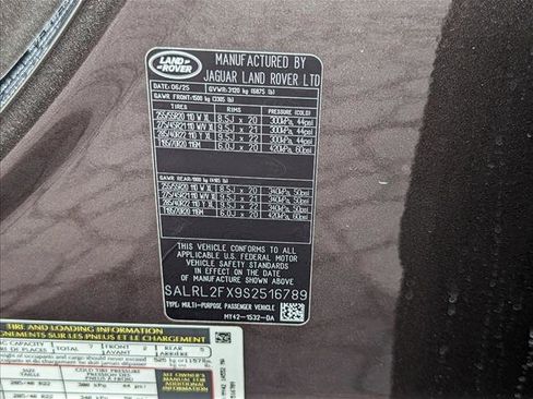 New 2025 Land Rover Discovery Dynamic SE AWD/4WD image 19