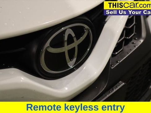 Used 2023 Toyota Camry SE FWD image 11