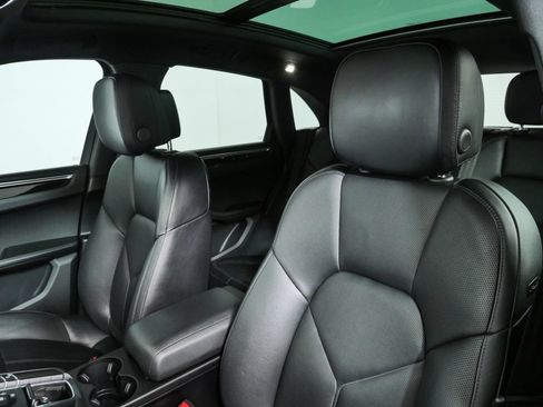 Used 2018 Porsche Macan AWD/4WD image 7