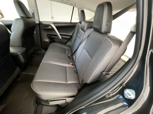 Used 2018 Toyota RAV4 Limited AWD/4WD image 23