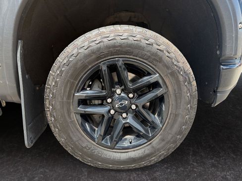 Used 2022 Chevrolet Silverado 1500 LT Trail Boss w/ LPO, Dark Essentials Package AWD/4WD image 29