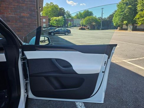 Used 2023 Tesla Model X image 60