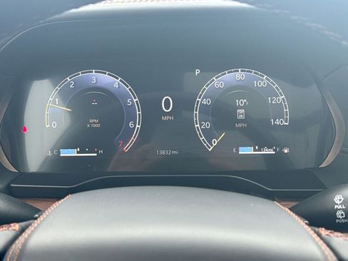 Used 2025 Jeep Grand Cherokee Summit image 11