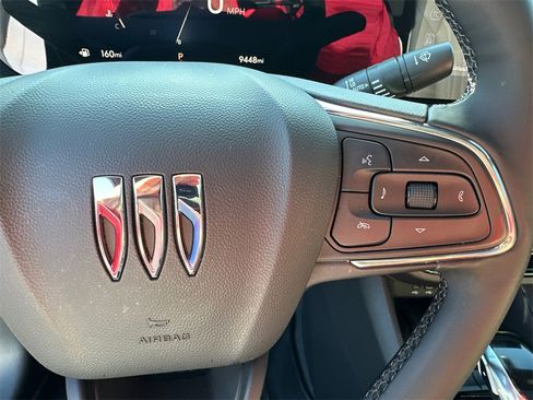 Used 2025 Buick Envista Avenir image 26