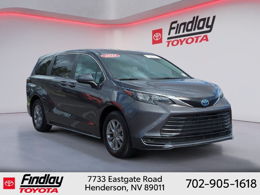 Certified 2025 Toyota Sienna LE AWD/4WD image 6