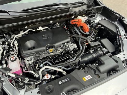 Used 2025 Toyota RAV4 SE image 26