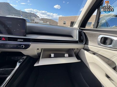 Certified 2025 Kia Sorento SX image 21