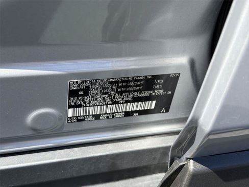 Used 2025 Toyota RAV4 XLE FWD image 23
