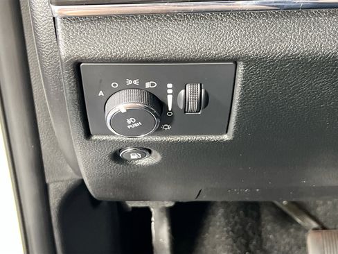 Used 2022 Jeep Grand Cherokee Limited image 10