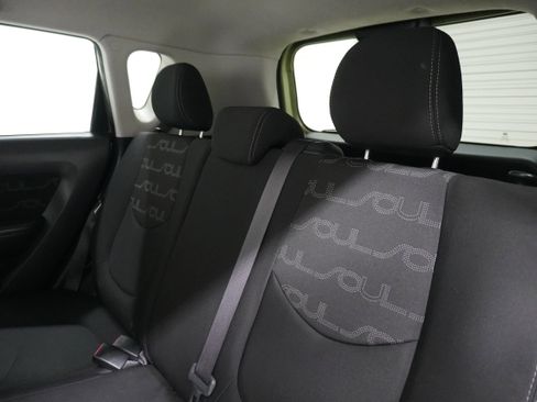Used 2013 Kia Soul + image 11