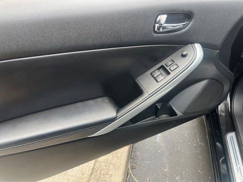 Used 2010 Nissan Altima 2.5 S w/ Premium Pkg image 22