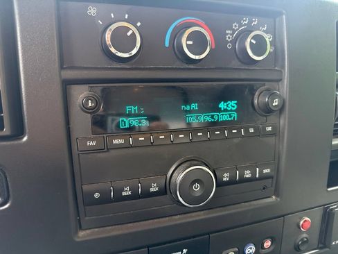 Used 2022 Chevrolet Express 3500 w/ Power Convenience Package RWD image 21