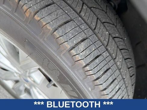 Certified 2022 Ford Explorer XLT w/ Equipment Group 202A AWD/4WD image 8