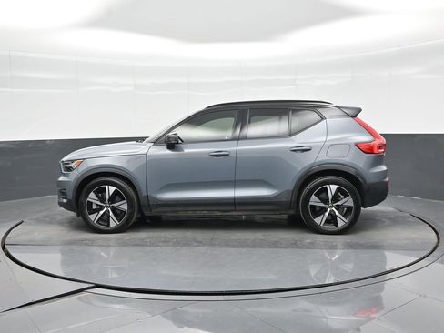 Used 2022 Volvo XC40 P8 Recharge Plus image 20