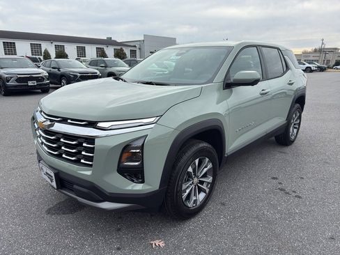 New 2026 Chevrolet Equinox LT w/ Convenience Package II image 2