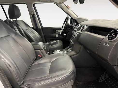 Used 2016 Land Rover LR4 HSE LUX image 14