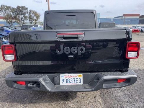 Used 2022 Jeep Gladiator Willys image 6
